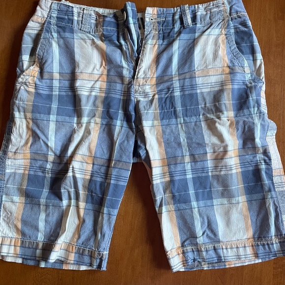 Old Navy Men’s Plaid Shorts - Picture 1 of 3
